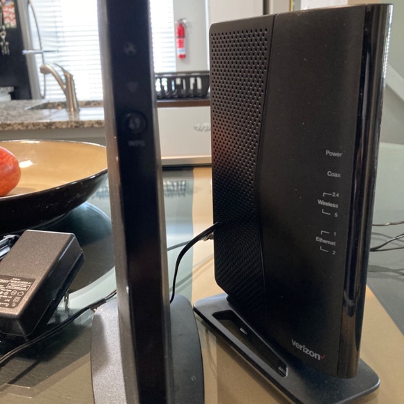 Router and Boostet - Picture 3 of 4